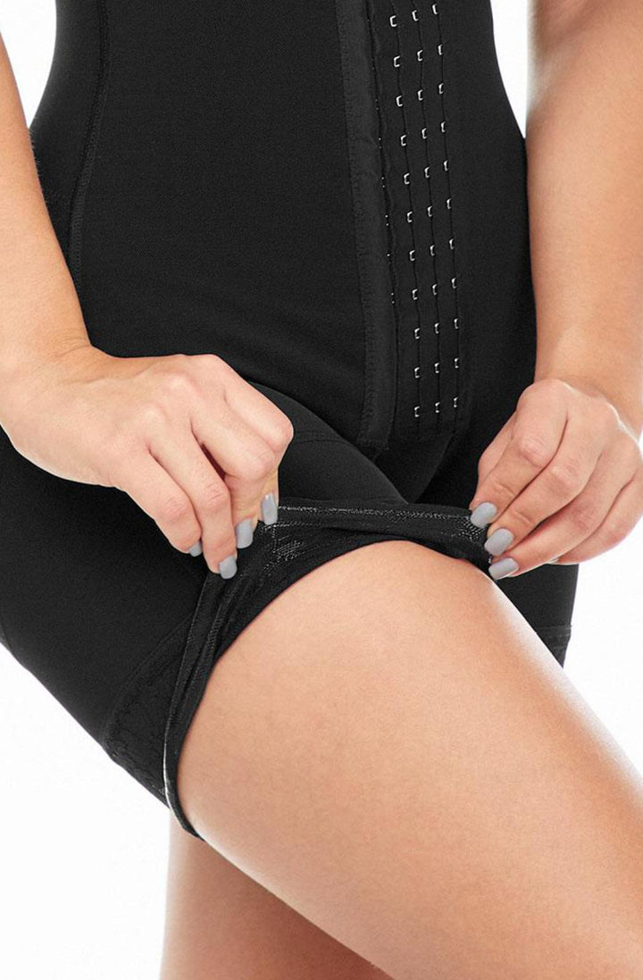 Faja corta con brasier levanta cola postquirúrgica