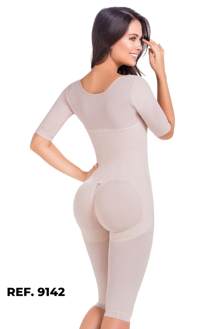 Faja postquirúrgica tipo capri con mangas