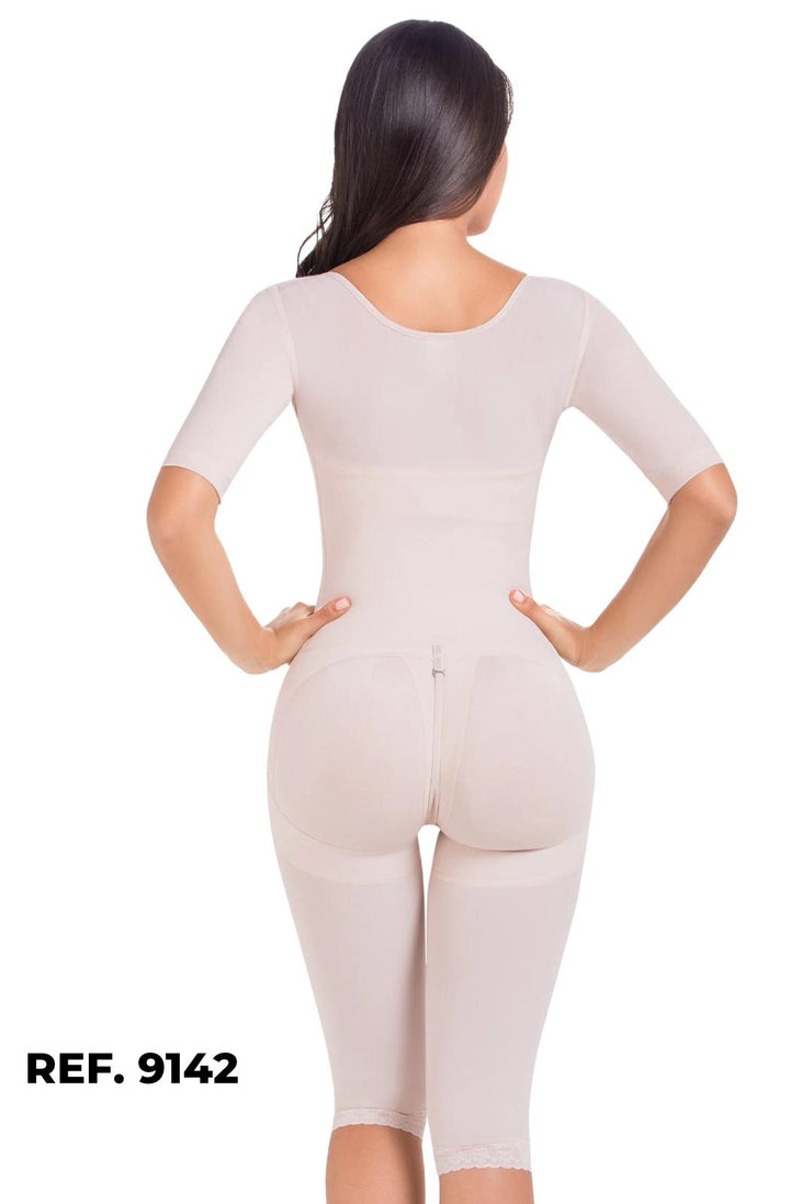 Faja postquirúrgica tipo capri con mangas