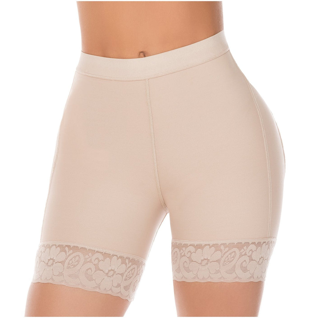 Short levanta cola con huecos 0316-1