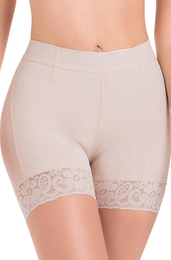 Short moldeador con realce de cadera